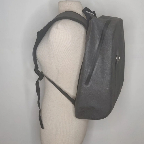 Knomo London Backpack - Picture 3 of 8